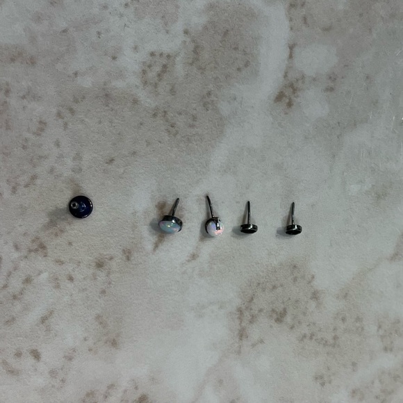 Threadless Jewelry (READ DESCRIPTION) - Picture 2 of 6